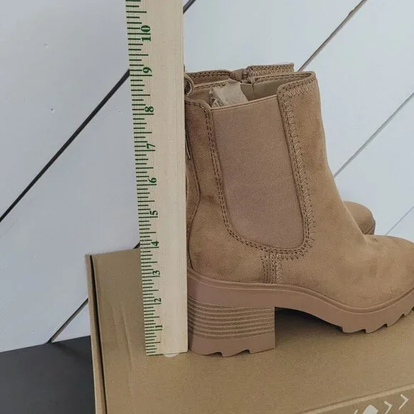 NWT Zodiac Teresa-Chelsea Womens 7M Tan Faux Suede Chunky Heel Ankle Boots - Picture 3 of 9